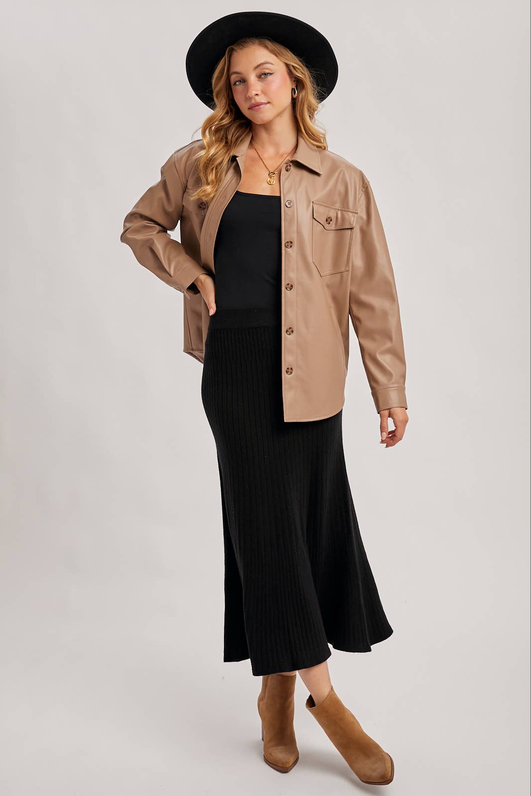 Bluivy - Vendita all'ingrosso Giacca a camicia - Donna - SHACKET IN PELLE VEGANA18