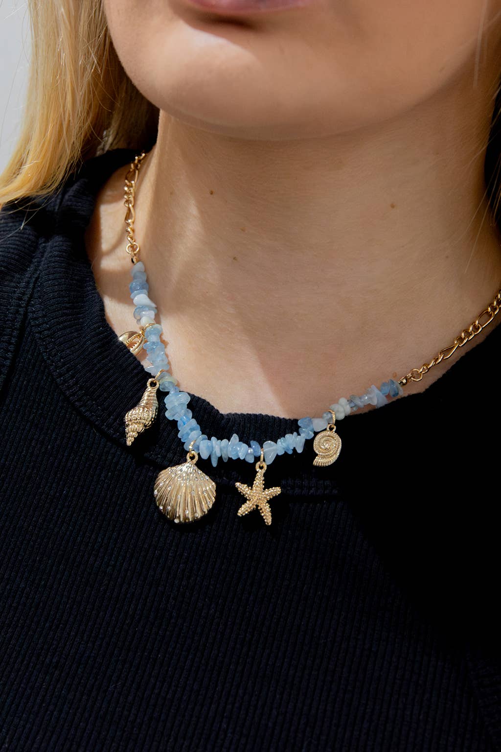 Last True Angel - Vendita all'ingrosso Collana con ciondolo/pendaglio - Collana con pendente Blue Stone & Beach Charm in oro1