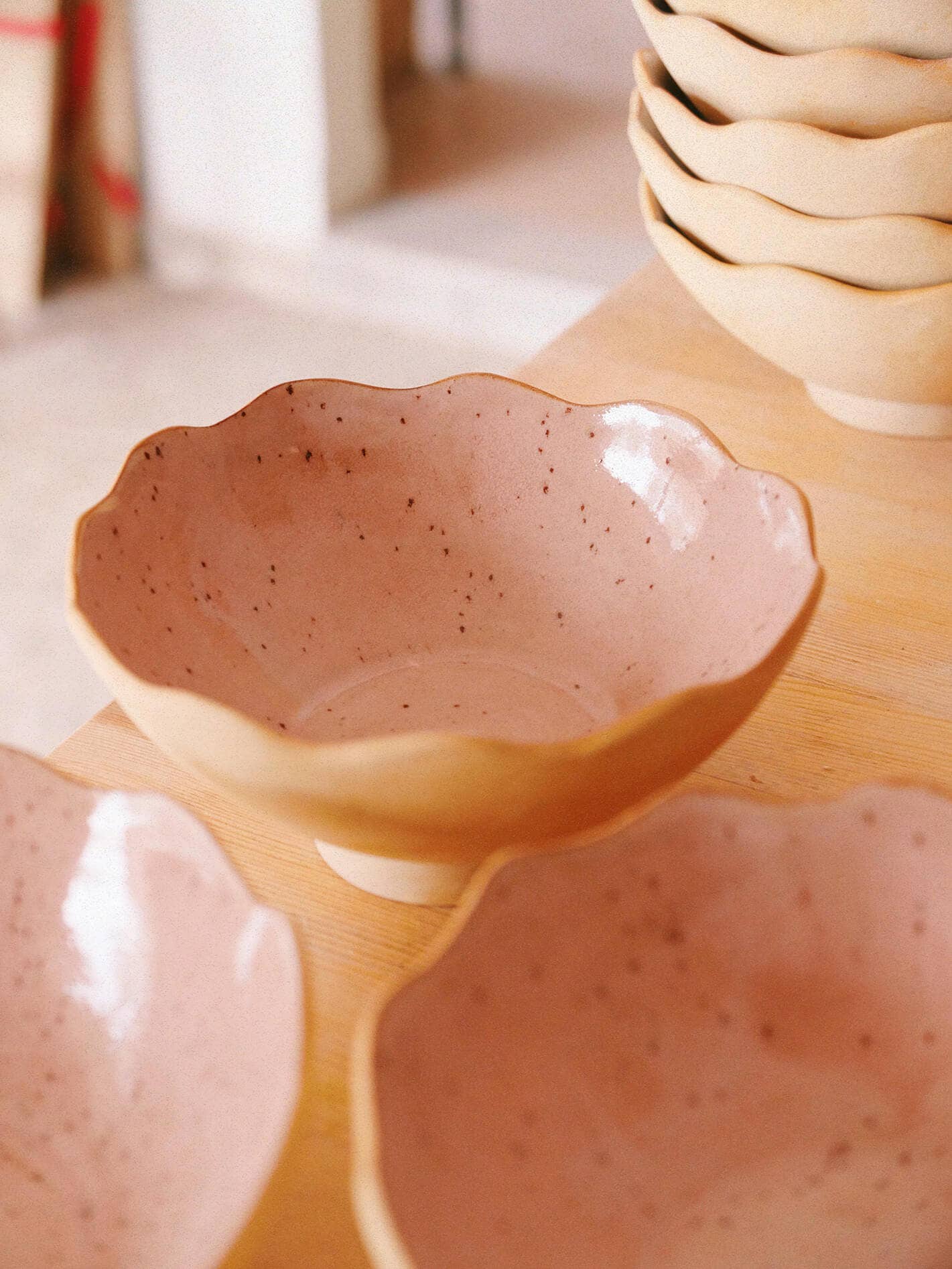 Ohyoko ceramics - Wholesale Serve Bowl - Handmade ceramic stoneware bowls with waves0