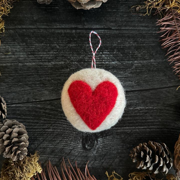 House of Moss – Engroshandel Pynt – Rundt udsmykket ornament | Filtet uld | 15 farvevarianter4