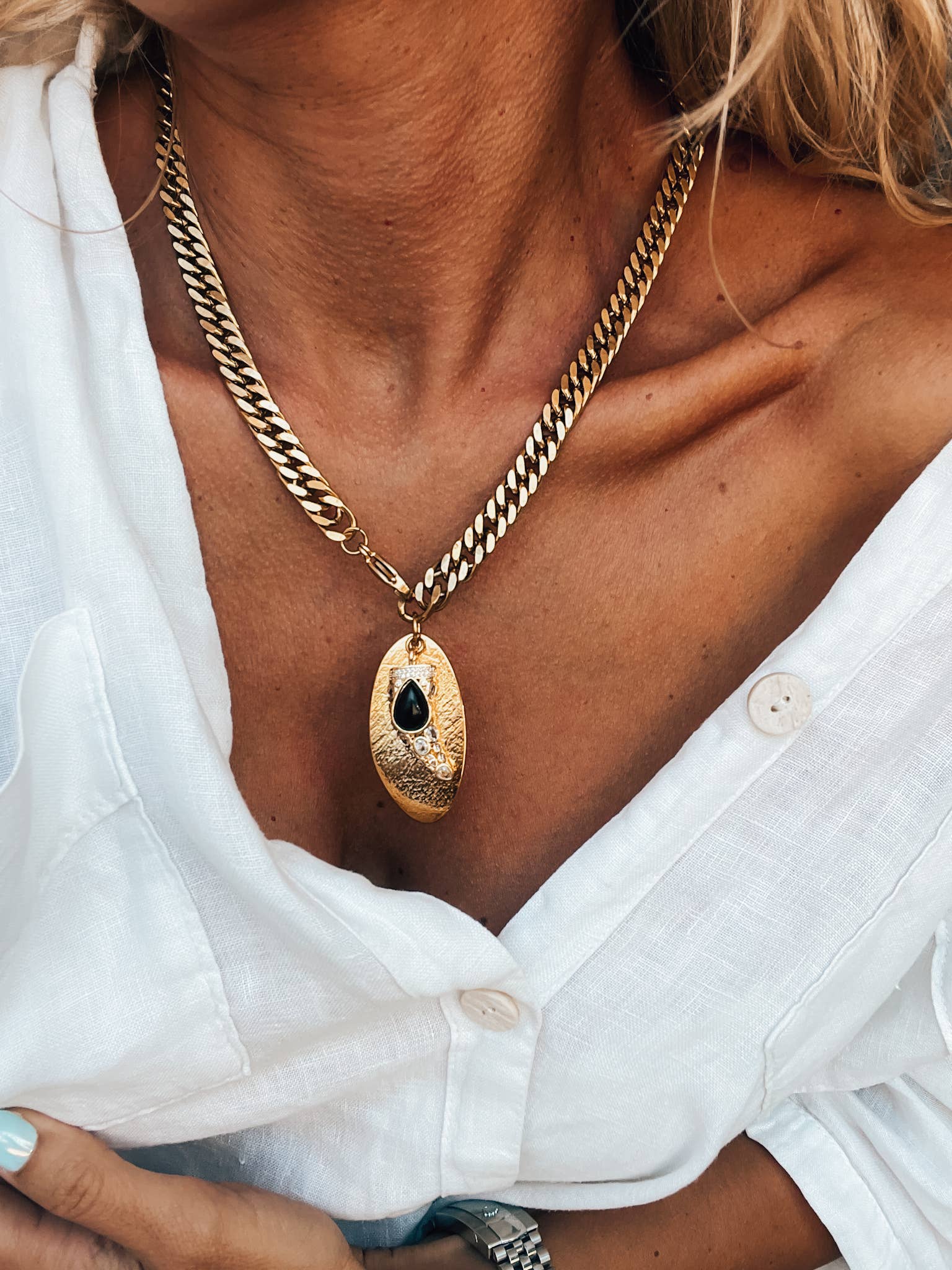 Goupi - Wholesale Pendant/Charm Necklace - Gold chunky chain with tooth charm2