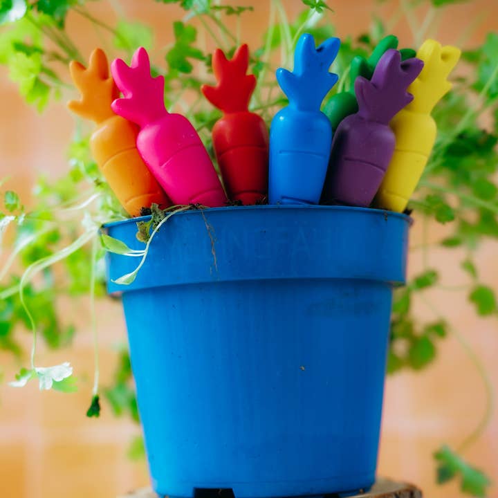 Wonder Hue Crayon Co. - Wholesale Crayons - Kids & Baby - Carrot Shaped Crayons, Non-Candy Easter Basket Filler1
