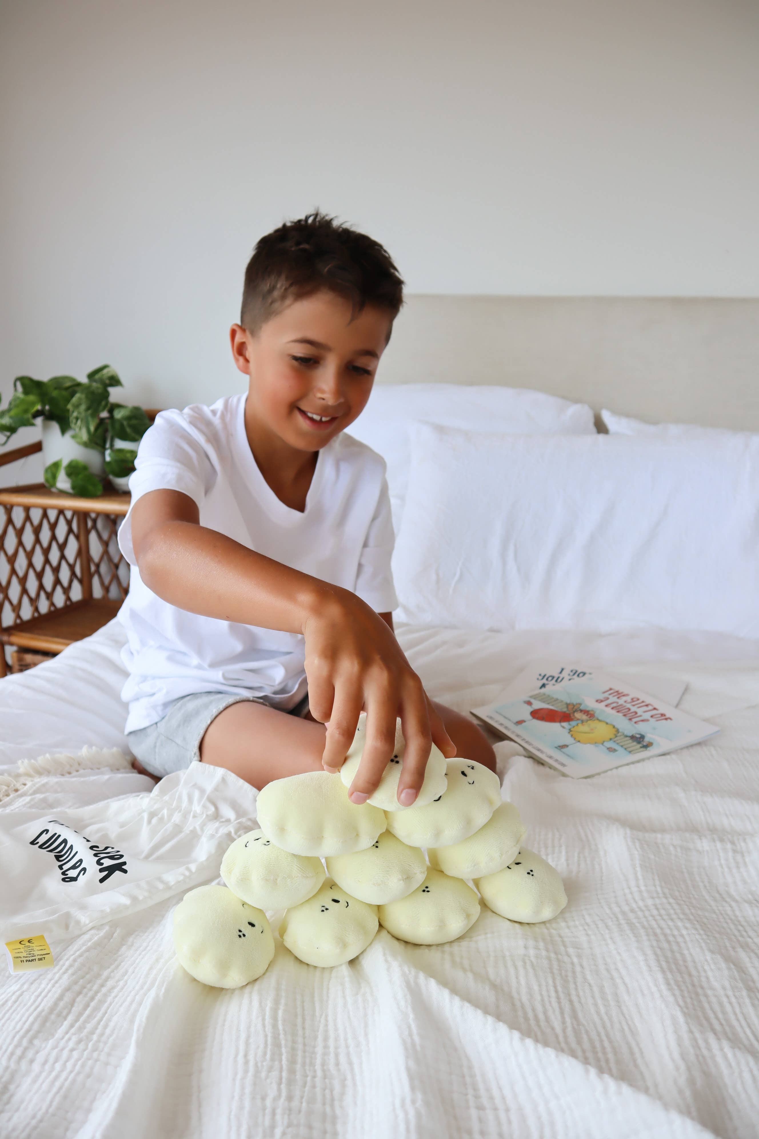 The Kiss Co – wholesale Stuffed/plush toy – Kids & baby – Hide & Seek Cuddles5