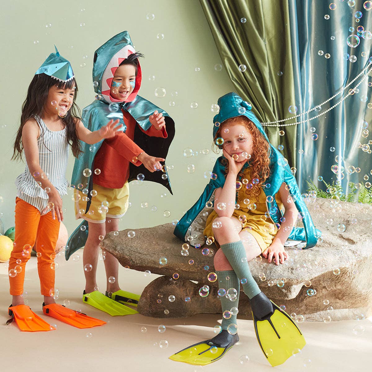 Meri Meri - Wholesale Party Hat/Crown - Shark Hats1