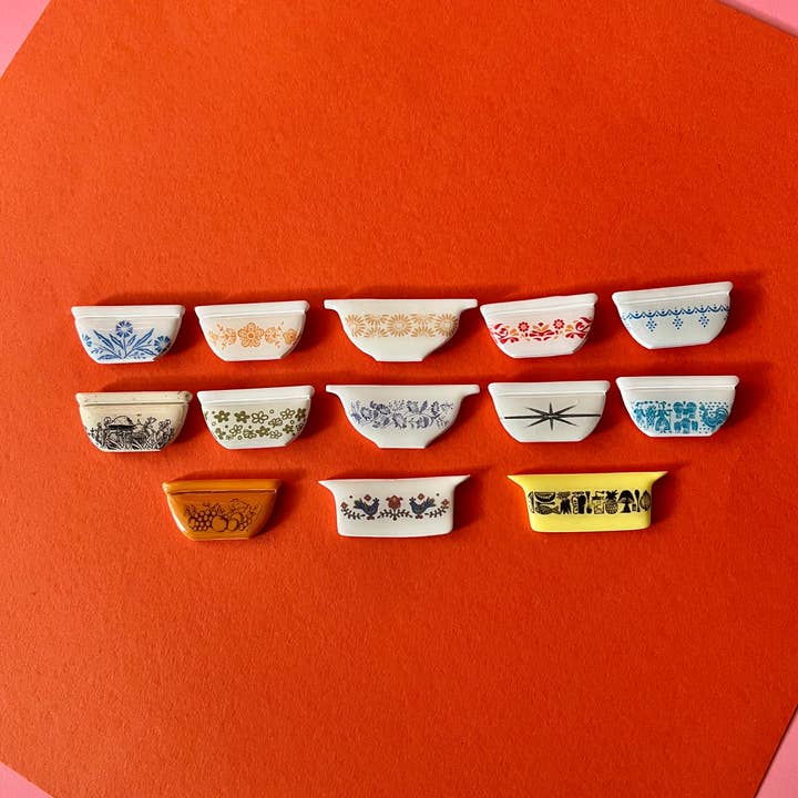 Dainty Comet - Wholesale Magnet - Pyrex Magnets