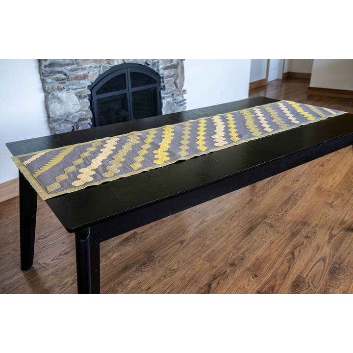 QuirkyDigs - Wholesale Tafelloper - Egg & Dart tafelloper van wolvilt