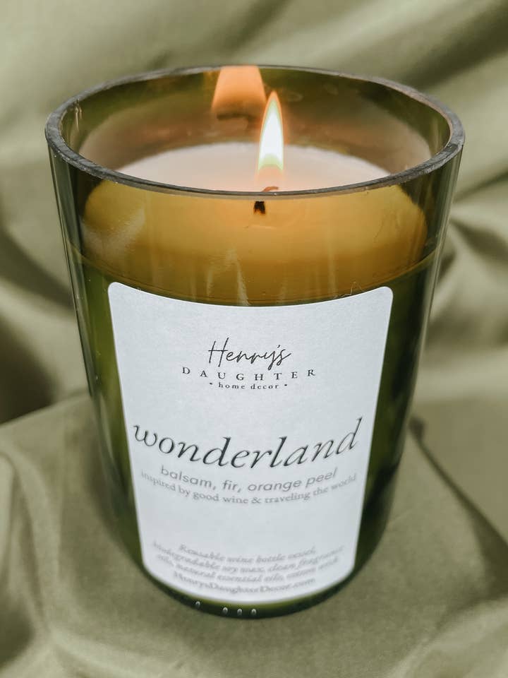 Wonderland vinflaske stearinlys (juletræsferie) for engroshandel hos Henry’s Daughter Home Decor