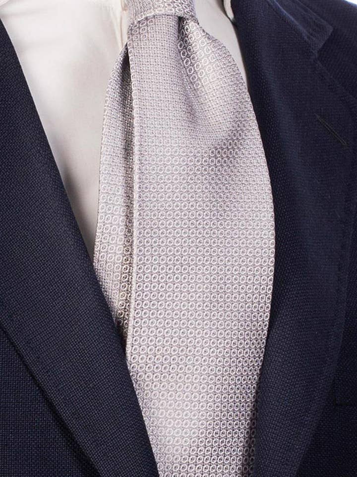 Graue Seidenzeremoniekrawatte mit Ton-in-Ton-Muster CY4726 für den Großhandel von Graffeo Cravatte