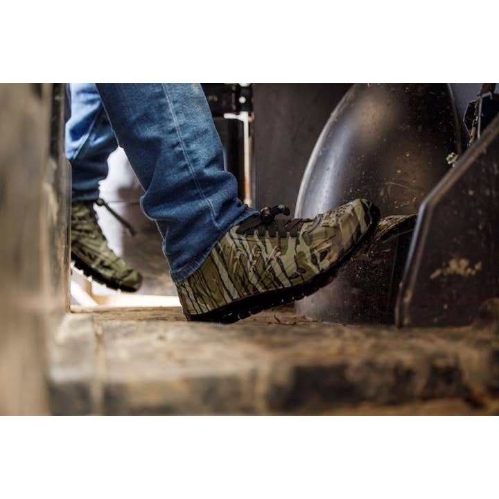 APX Mossy Oak Bottomland Athletic Water Shoes for wholesale on Faire