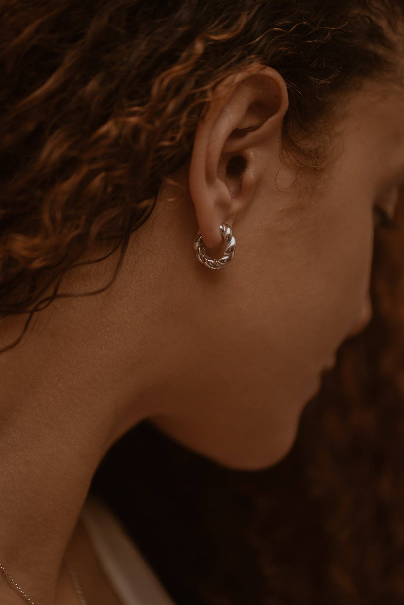 Boa Bijoux - Wholesale Huggie Earrings - MAZA boucles d'oreilles en Argent véritable1