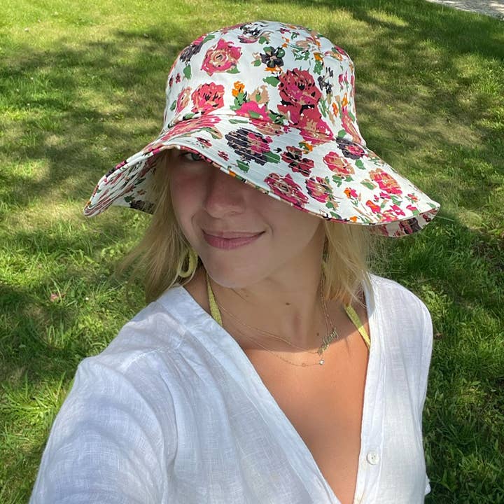 Womanswork - Wholesale Bucket Hat - Women's - Garden Sun Hat in "Cottage Rose" Print with Adjustable Fit