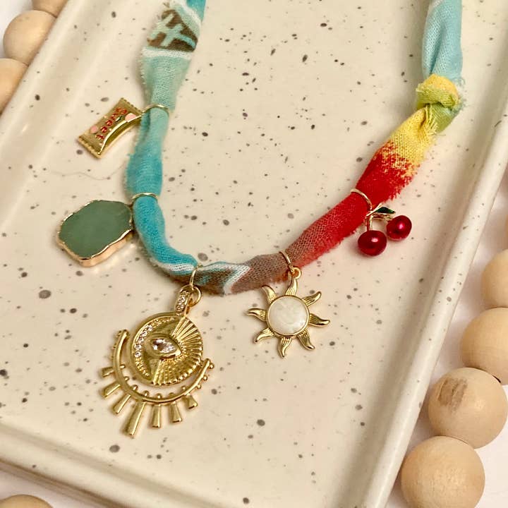 Bandana Charm Halskæde | 5 Charms | Guld Fyldt for engroshandel hos Larra Mirk Design