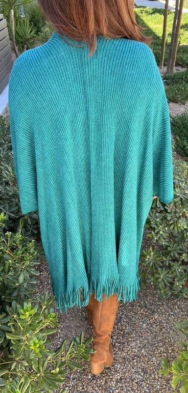 Justin & Taylor – wholesale Kofta - Dam – Harlow cardigan | Kimono-cardigan med fickor och fransad nederkant22