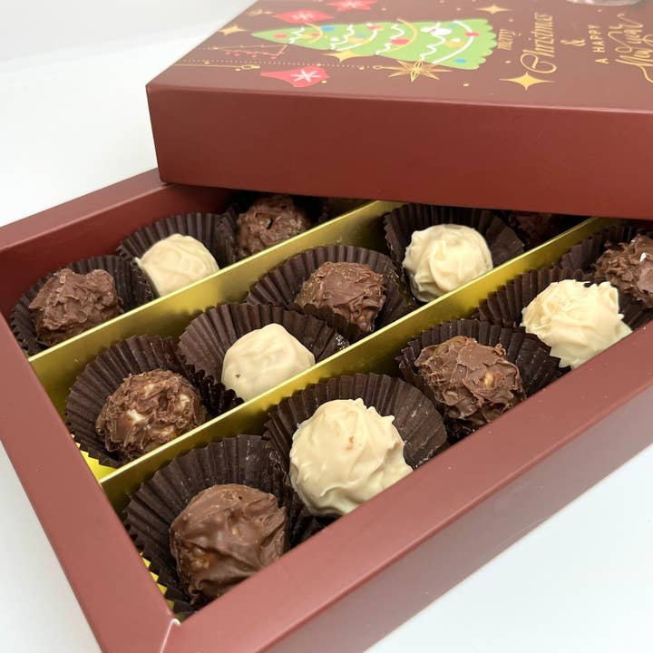 Aladdin - Wholesale Chocolate box - Ema Chocolate Milk and White Chocolate Truffles With Dubai Filling - Merry Christmas Box - 250g5
