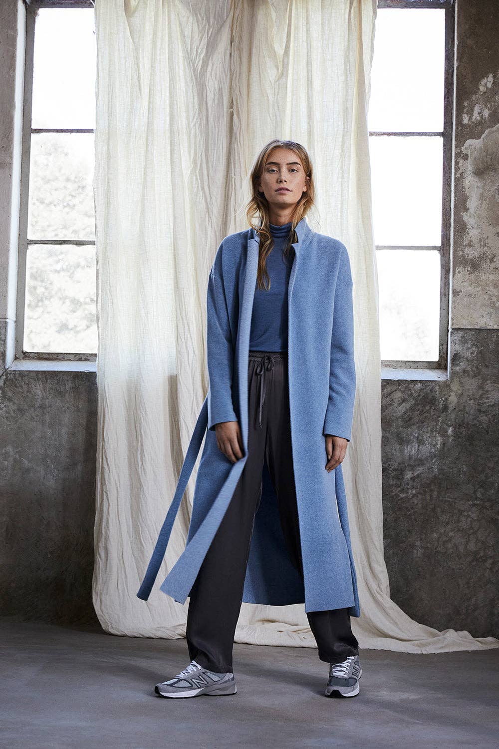 Suluu Store – wholesale Stickad topp - Dam – T-shirt med hohem Kragen i Blau5