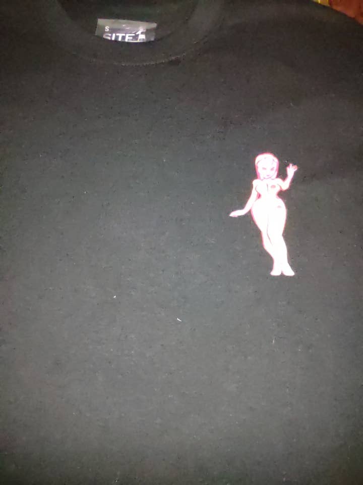 GASA eerste vrouwelijke alien (handgemaakt vinyl) voor wholesale door GASA Custom Apparel