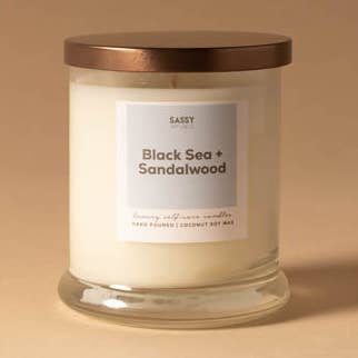 Black Sea + Sandalwood - Bougie de soja à la noix de coco pour la vente par Sassy Rituals LLC