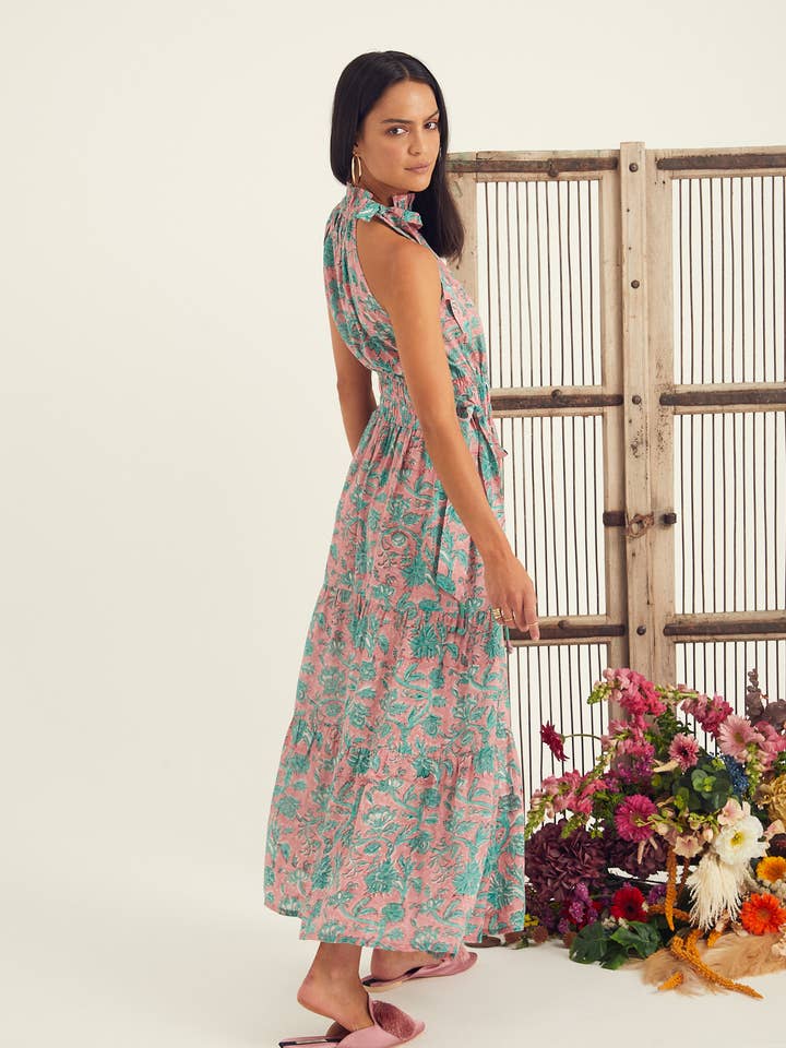 Kopal – Großhandel Kleid – Damen – HEERA KLEID - ROSAFARBENER DSCHUNGEL-PRINT