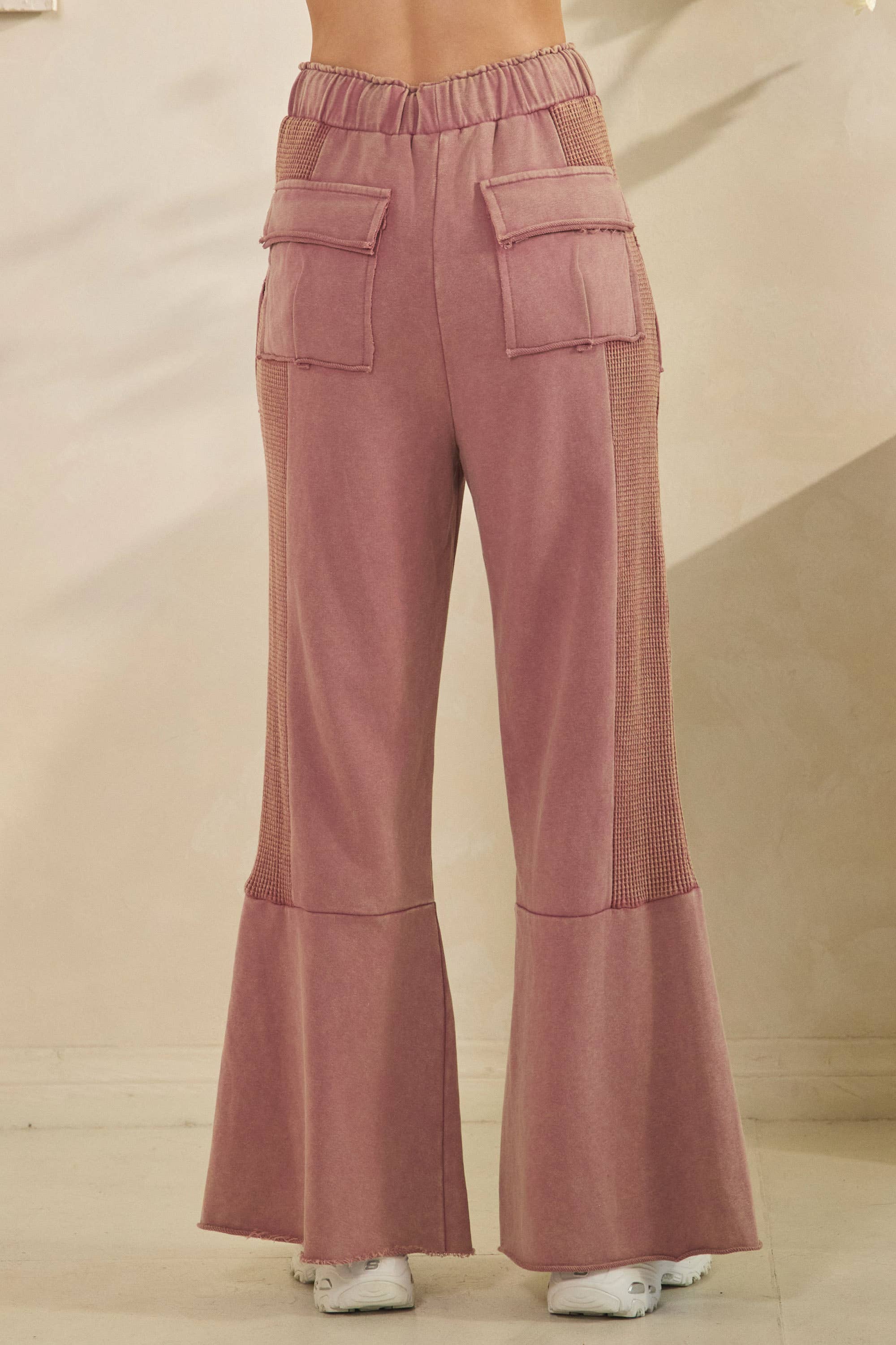 Sage + Fig - Vendita all'ingrosso Pantalone - Donna - PANTALONI A ZAMPA CON PANNELLI LAVATI VINTAGE (SP7618)23