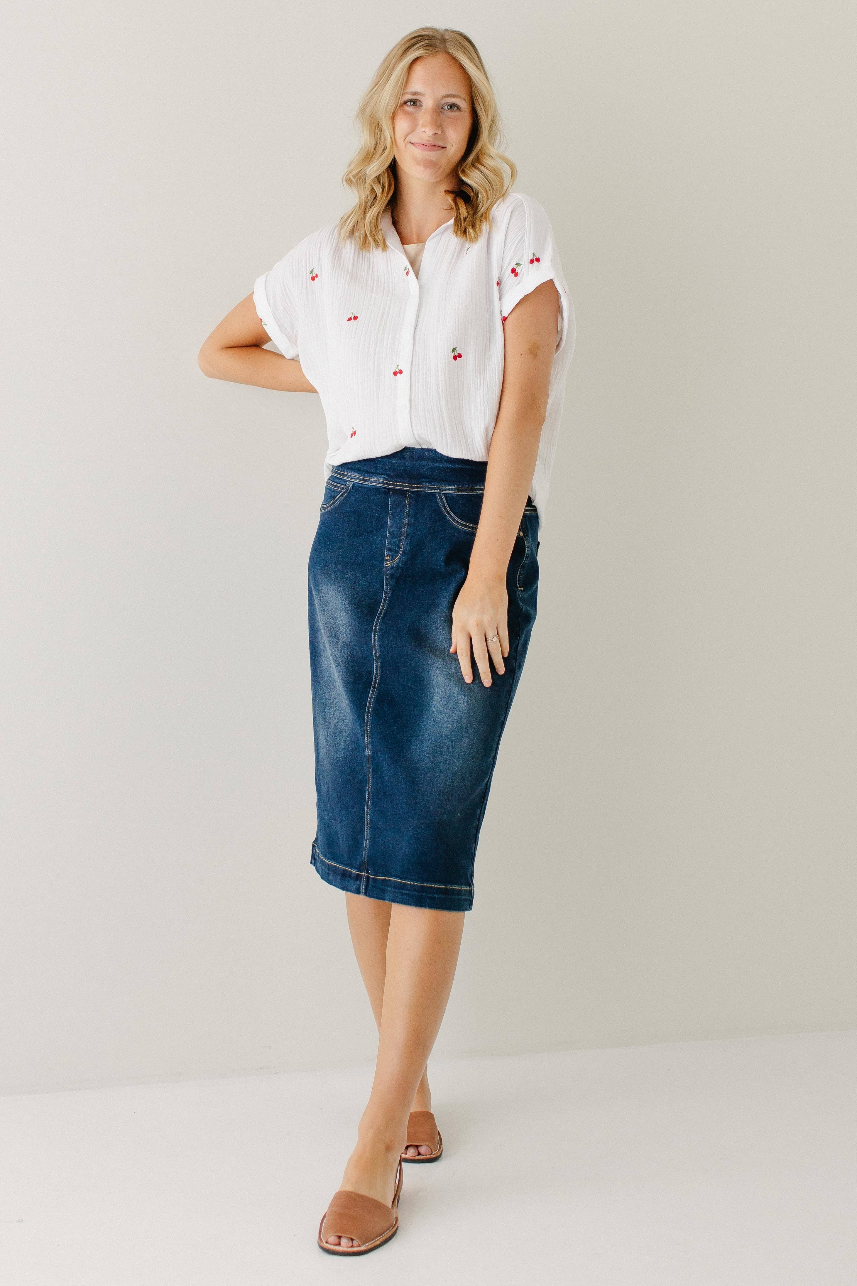 'Sara' Classic Knee Length Dark Denim Skirt for wholesale on Faire20