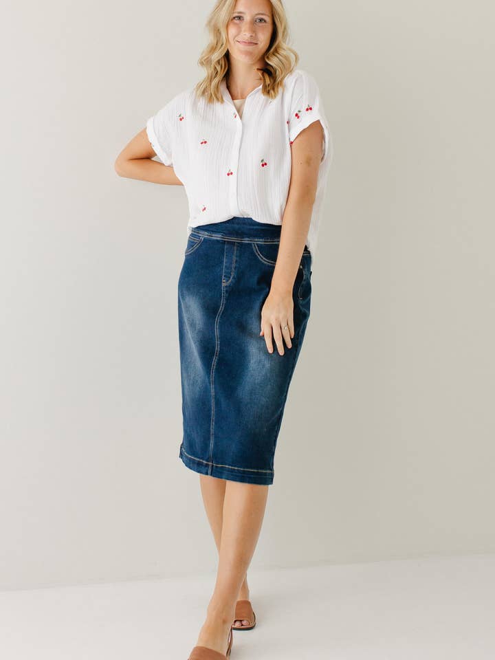 'Sara' Classic Knee Length Dark Denim Skirt for wholesale on Faire20