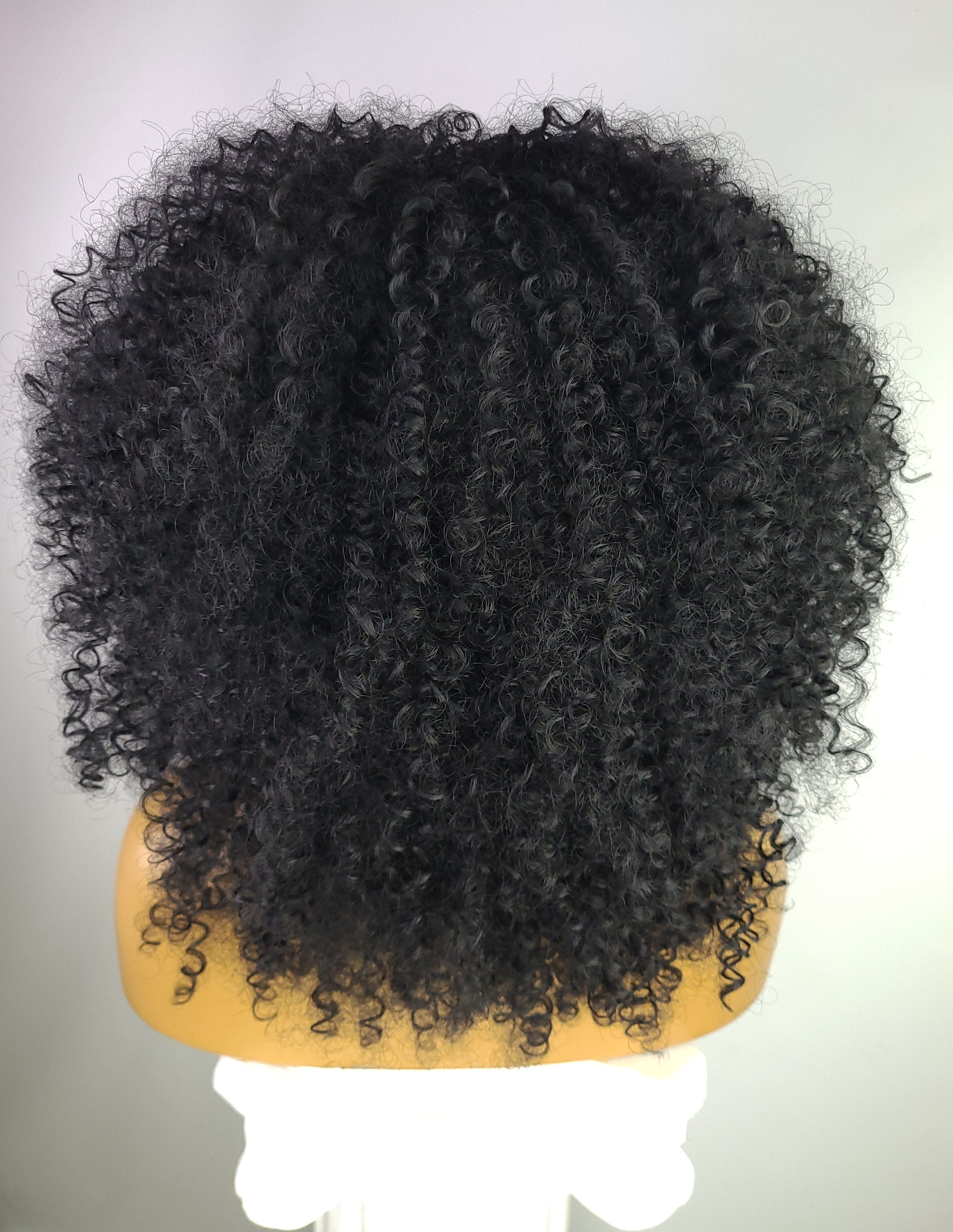 Celebrity Hair for Less – Großhandel Perücke/Haarteil – Afro Kinky Lockige Perücke mit Afro-Haaransatz, 40 cm, Farbe 1B7