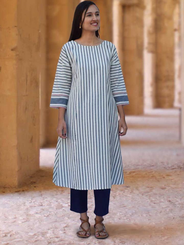 EKA Trykt Bomuld Midi Kjole for engroshandel hos Ayurvastram