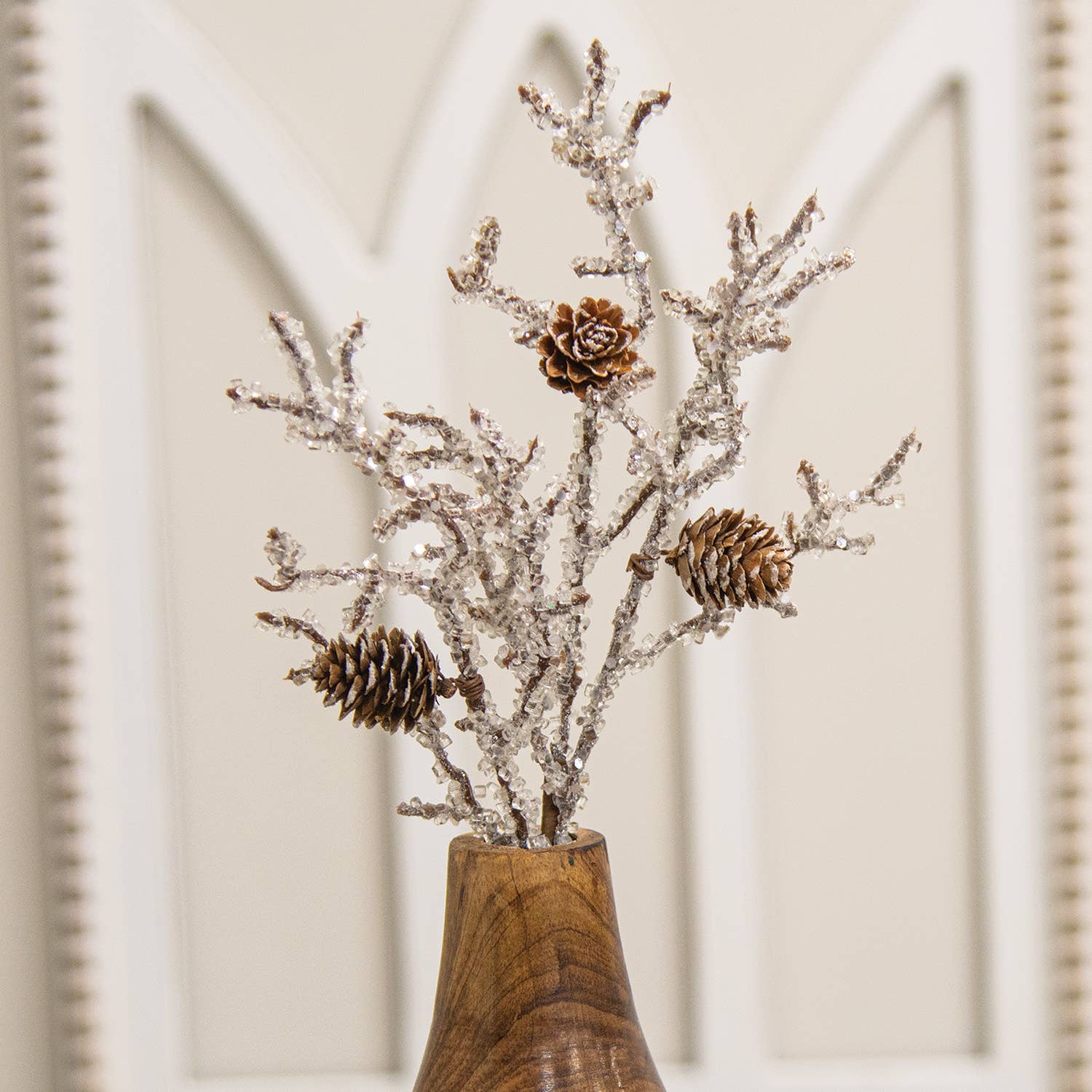 Saybrook Lane - Venta al por mayor Decoración navideña - Pico Frozen Twigs & Pine, 14 pulgadas1