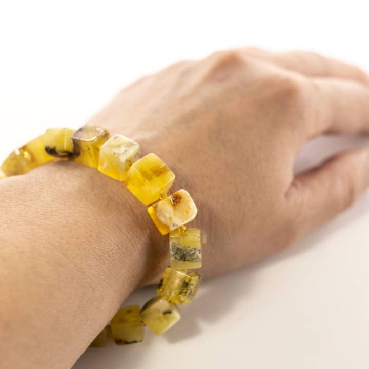 USA handgjort naturligt baltiskt bärnstensarmband KIZIMA för wholesale av KIZIMA