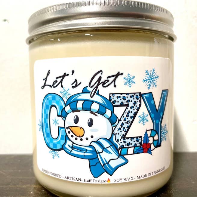 Bougie Let's Get Cozy pour la vente par Huff Designs Candle Co