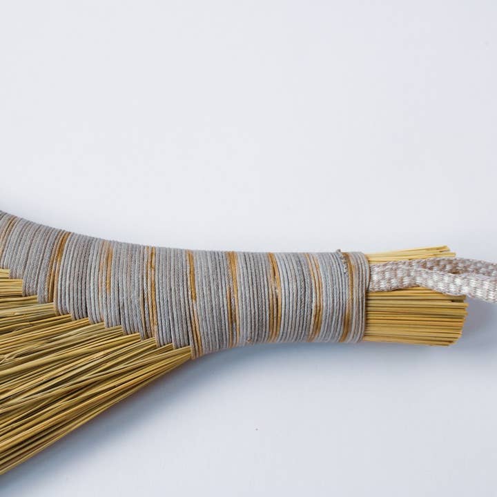 Sunhouse Craft - Wholesale Broom - Turkey Wing Handbroom Wholesale7