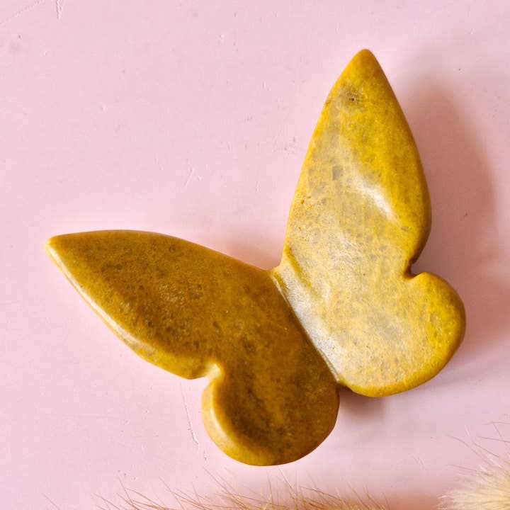 Gemstone Butterfly 6x5 cm – Yellow Jade for wholesale by Moonlight Gemstones