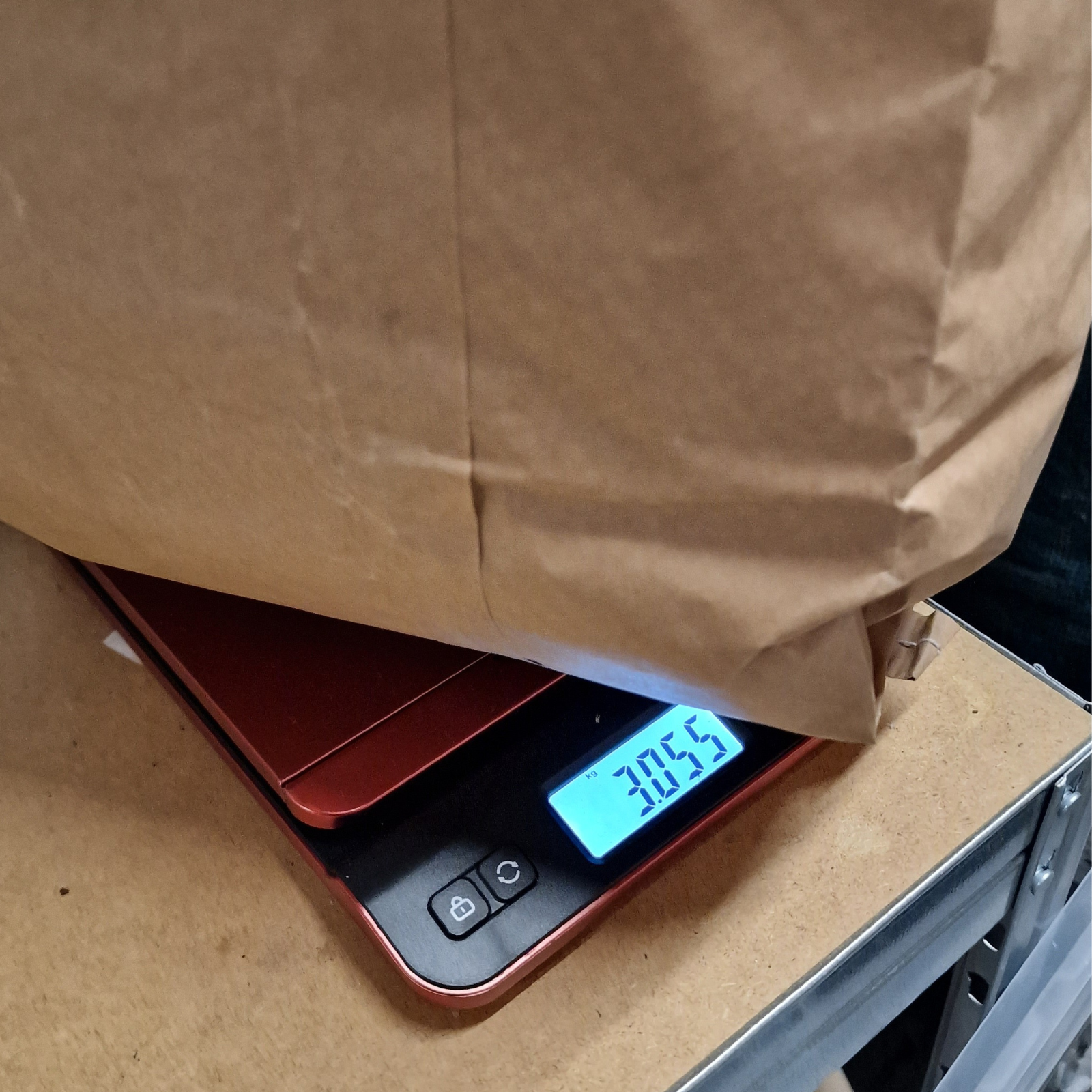 ReallyRecycle – wholesale Pet bed – Cat/dog – 3kg Shredded Cardboard. Ideal Animal Bedding or Packaging3