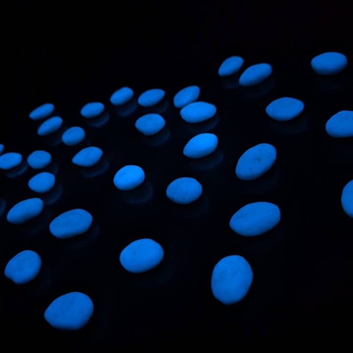 IT GLOWS - Wholesale Stepping Stone - Glow pebbles / Glow in the dark Pebbles / Landscaping pebbles / Garden stones / Eco-friendly / Pebbles / Garden decor / Decorative stones