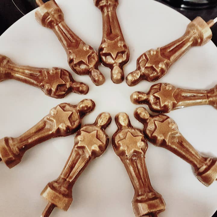 Chocolate Award standbeelden voor wholesale door Bespoke Chocolates of Cambridge