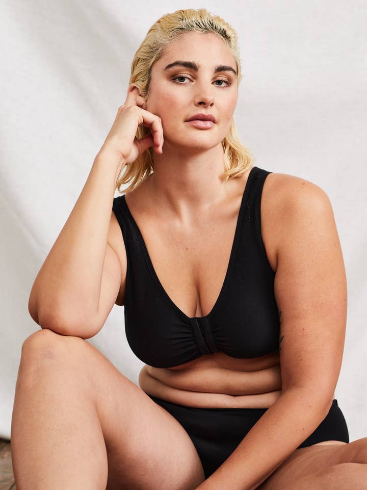 La Vivian in Luna Black per la vendita all'ingrosso da parte di Myya