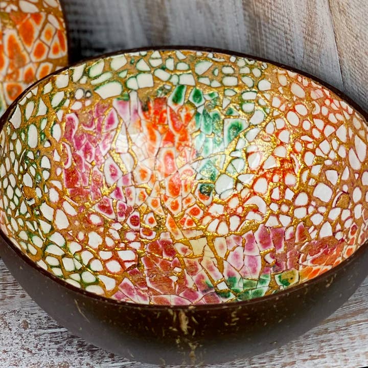 VIE - Wholesale Decorative Plate/Dish/Bowl - Hand-Painted Coconut Bowls, Lacquered, Set of 212