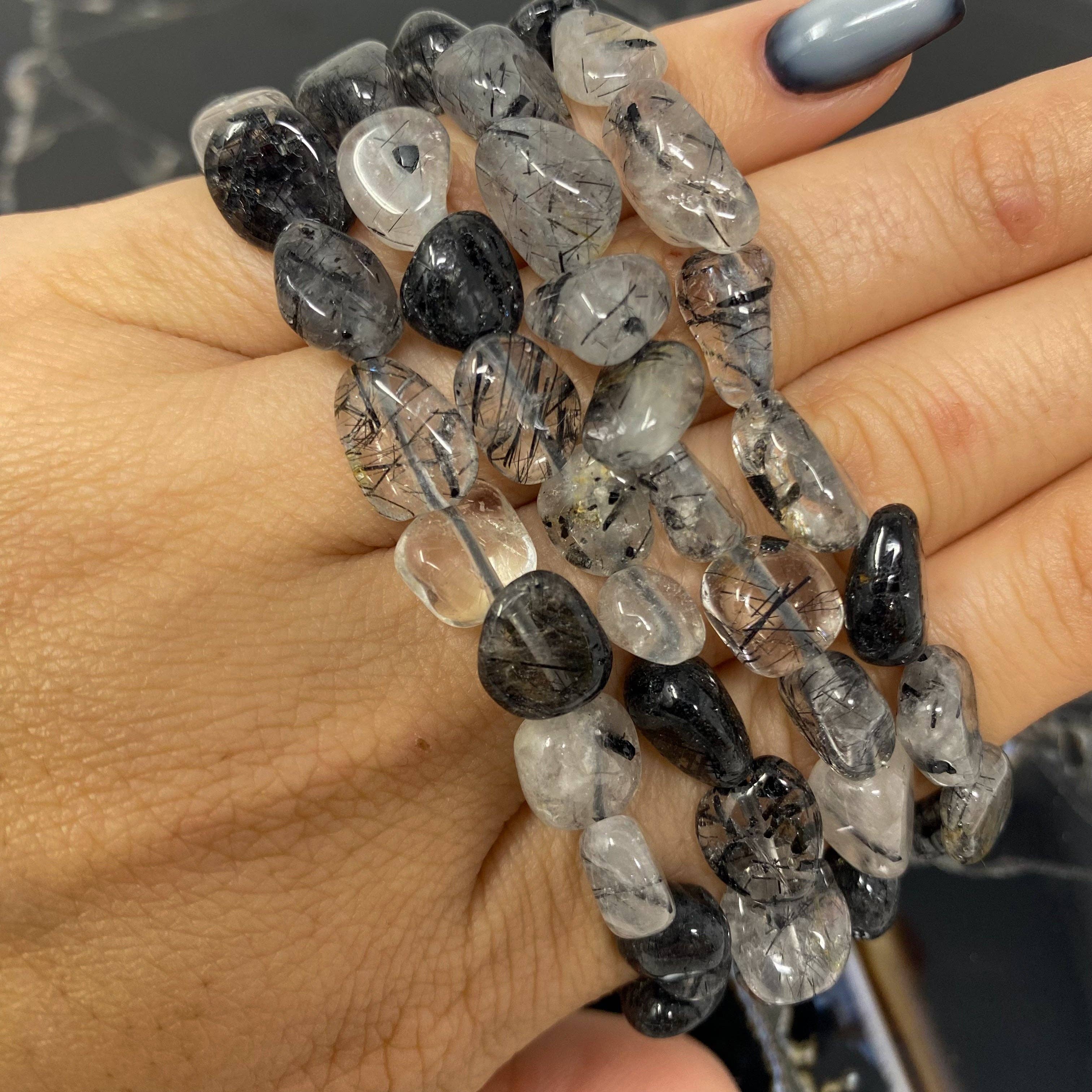 The Crystal Tabby – Engroshandel Perlearmbånd – Armbånd i frit formet sort turmalin og kvarts – 1 armbånd1