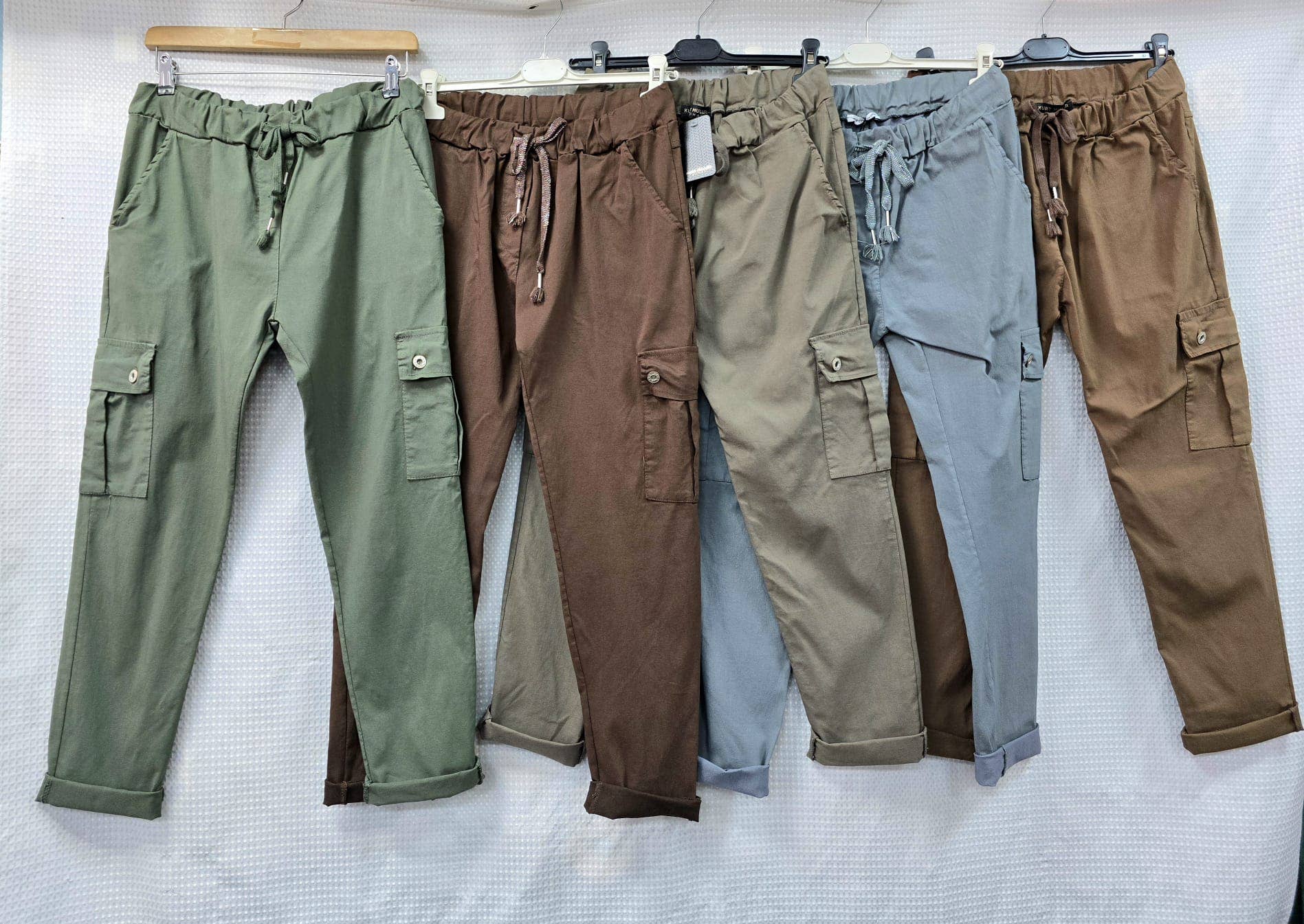 Kurt Muller – wholesale Pants – Women's – Plain Cargo Stud Pocket Bi-Stretch Magic Trousers41