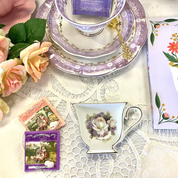 All Little Cute Things – Engroshandel Tesi – Tepose Holder. Hvid Rose Hydrangea Tekop. Party Favor