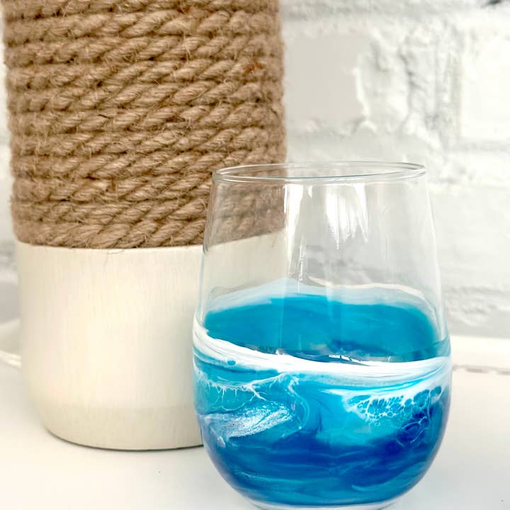 Artful Nests - Wholesale Wine Glass - Resin Wave Stemless Wine Glass - Beach Glassware3