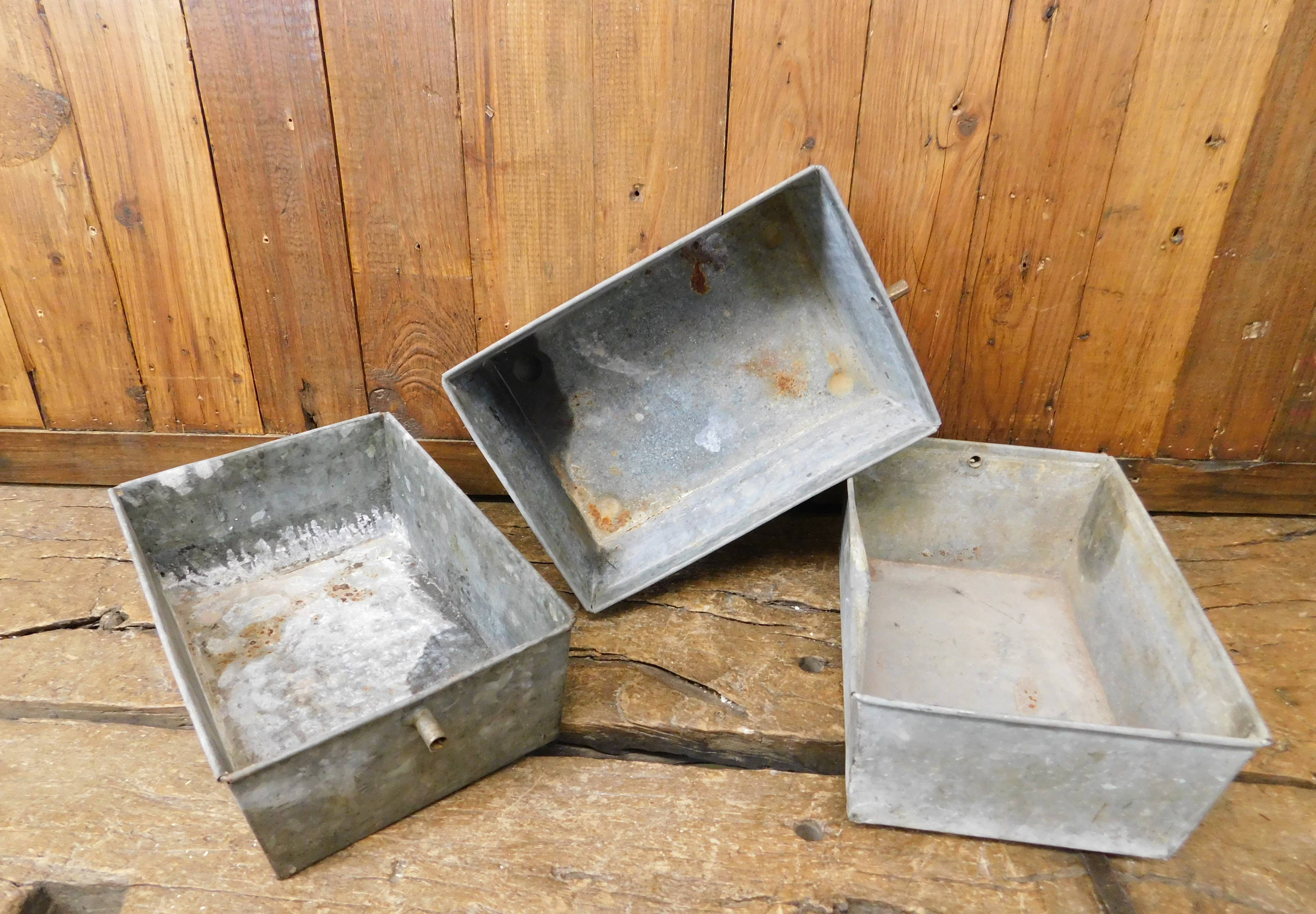 My Amigos Imports - Vente Boîtes décoratives - Boîtes de Nettoyage en Métal Vintage - Plateau à Pièces - Rangement - Présentation0