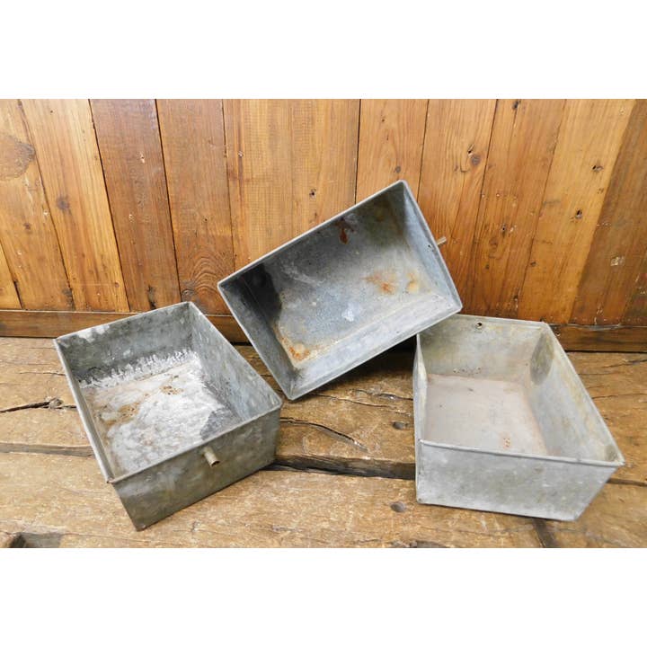 Cajas de Limpieza de Metal Vintage-Bandeja de Piezas-Almacenamiento-Exhibición para venta al por mayor de My Amigos Imports