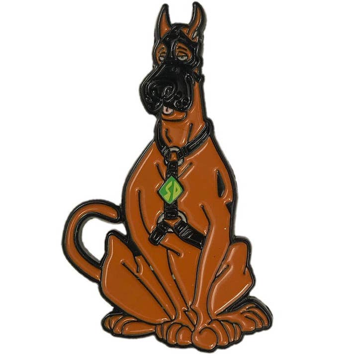 Broche en émail Scoob pour la vente par Geeky And Kinky