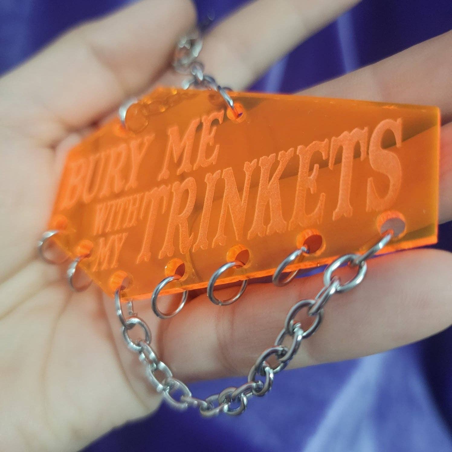 SHOPMALASTORE - Vente Porte-clés – femme - PORTE-CLÉS BIJOUX CERCUEIL - "ENTERREZ-MOI AVEC MES BIJOUX"6