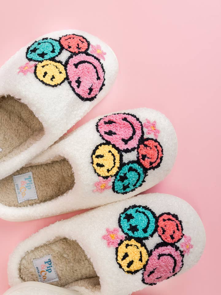 Pip & Co. - Vente Chaussons – femme - Vibrations Heureuses - Chaussons Pelucheux Fleur Souriante2