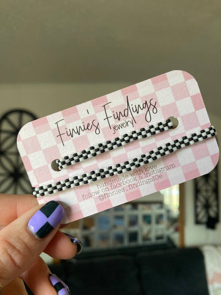 Bracelet à carreaux pour la vente par Finnie’s Findings
