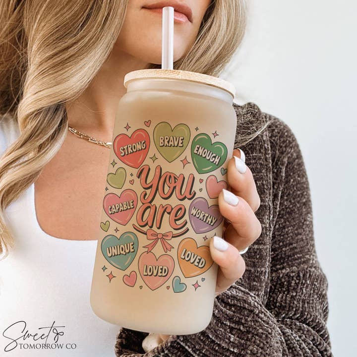 Valentine-hjerteglasbæger – Farverige hjerter gavekop for engroshandel hos Cataleya Designs Studio LLC