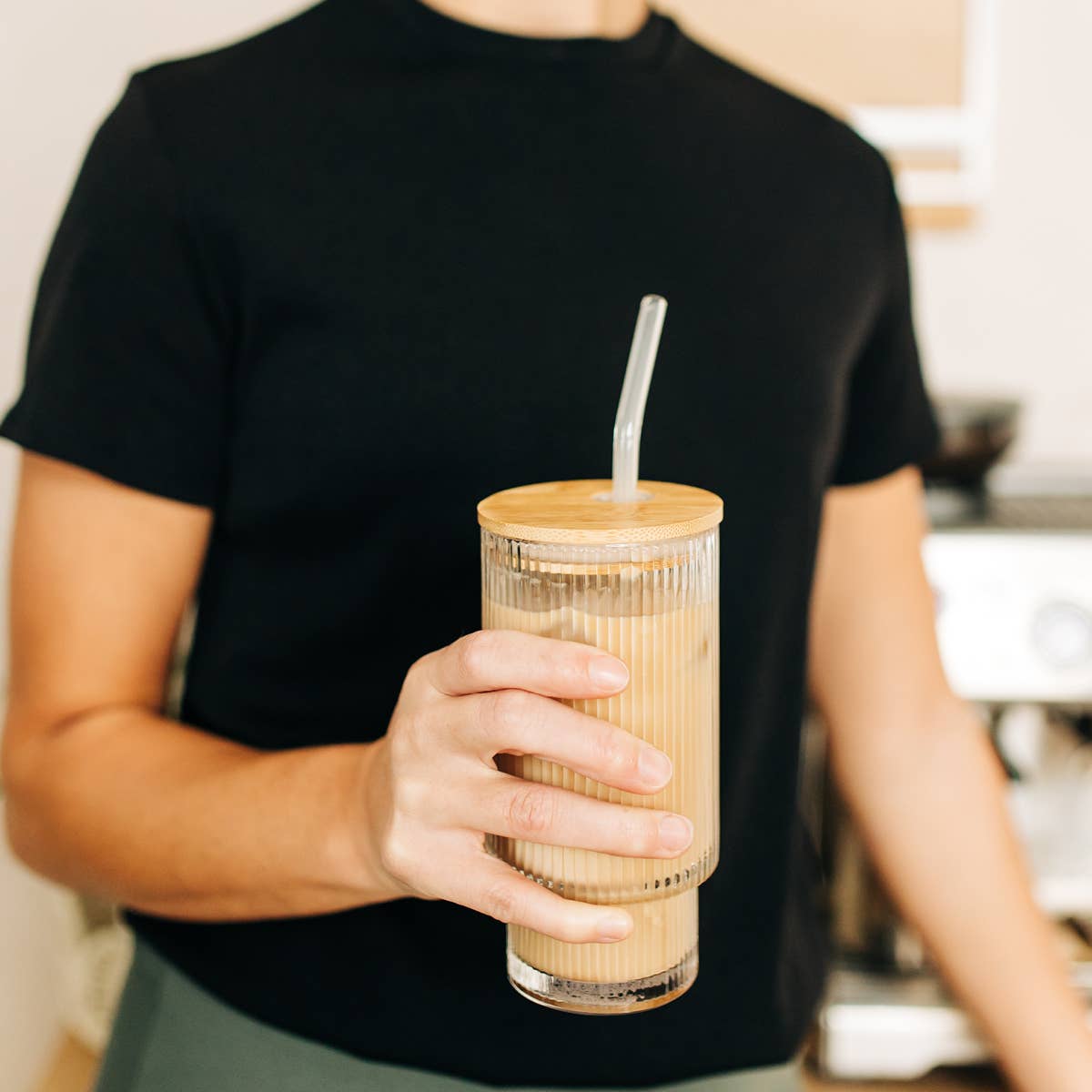 Grace and Joy Company - Wholesale Drinking Glass/Cup - Fluted Vintage Ripple 16 Ounce Clear Glass with Lid + Straw