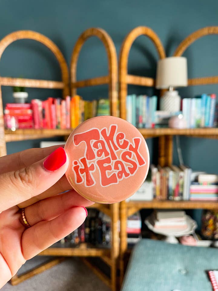 Ta det lugnt Pinback-knapp för wholesale av Shop Jordan Tailored